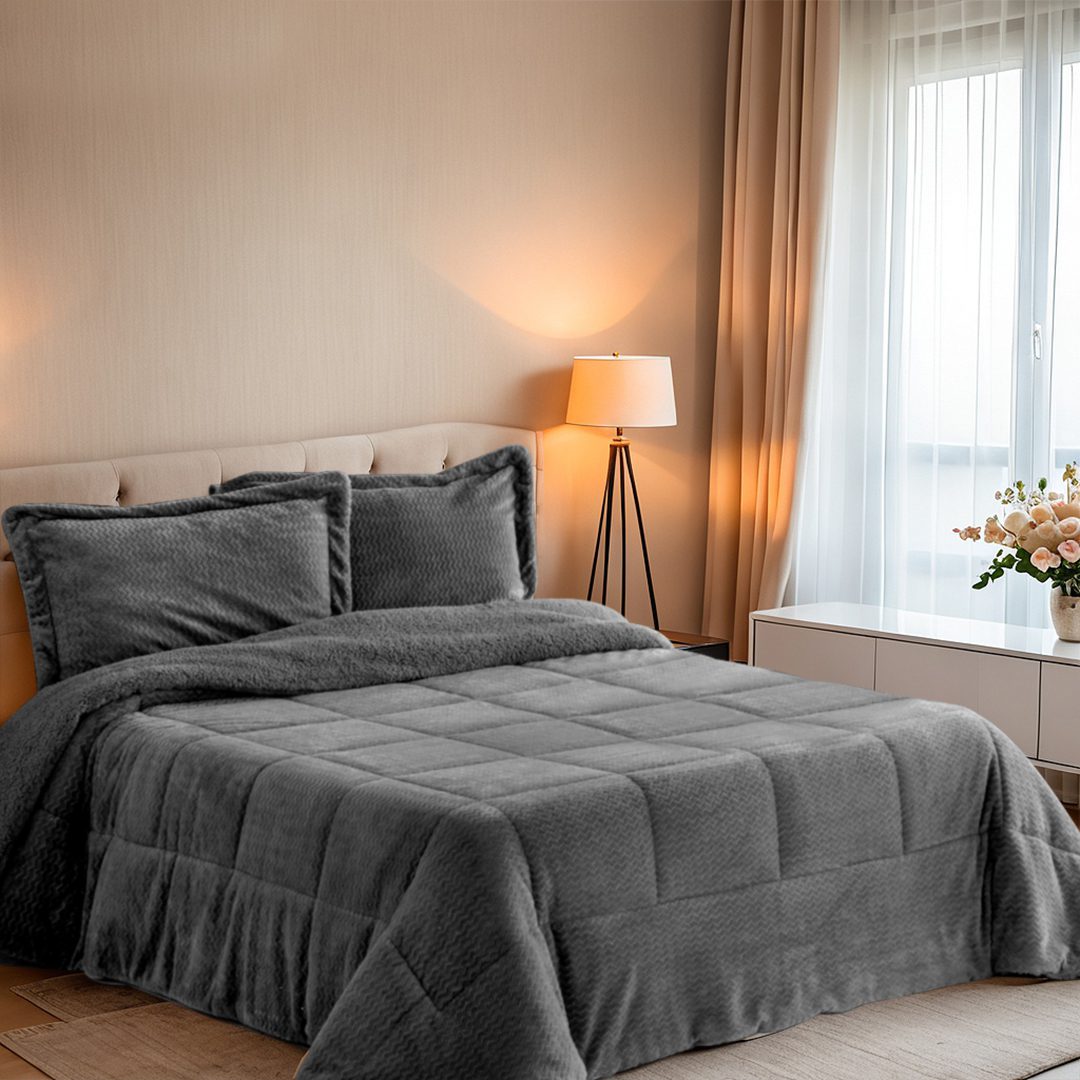 Noa Grey Lamb Quilt