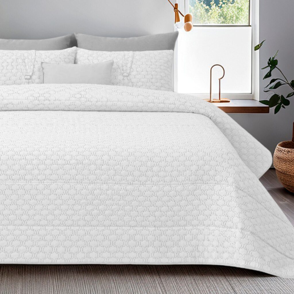 White Omar bedspread