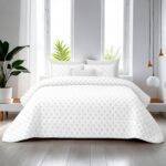 White Aurora bedspread